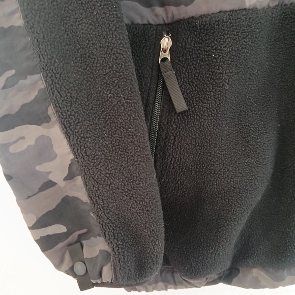 The North Face Bomber Jacket Youth Sz Large Black Fleece Camouflage School - Picture 4 of 13